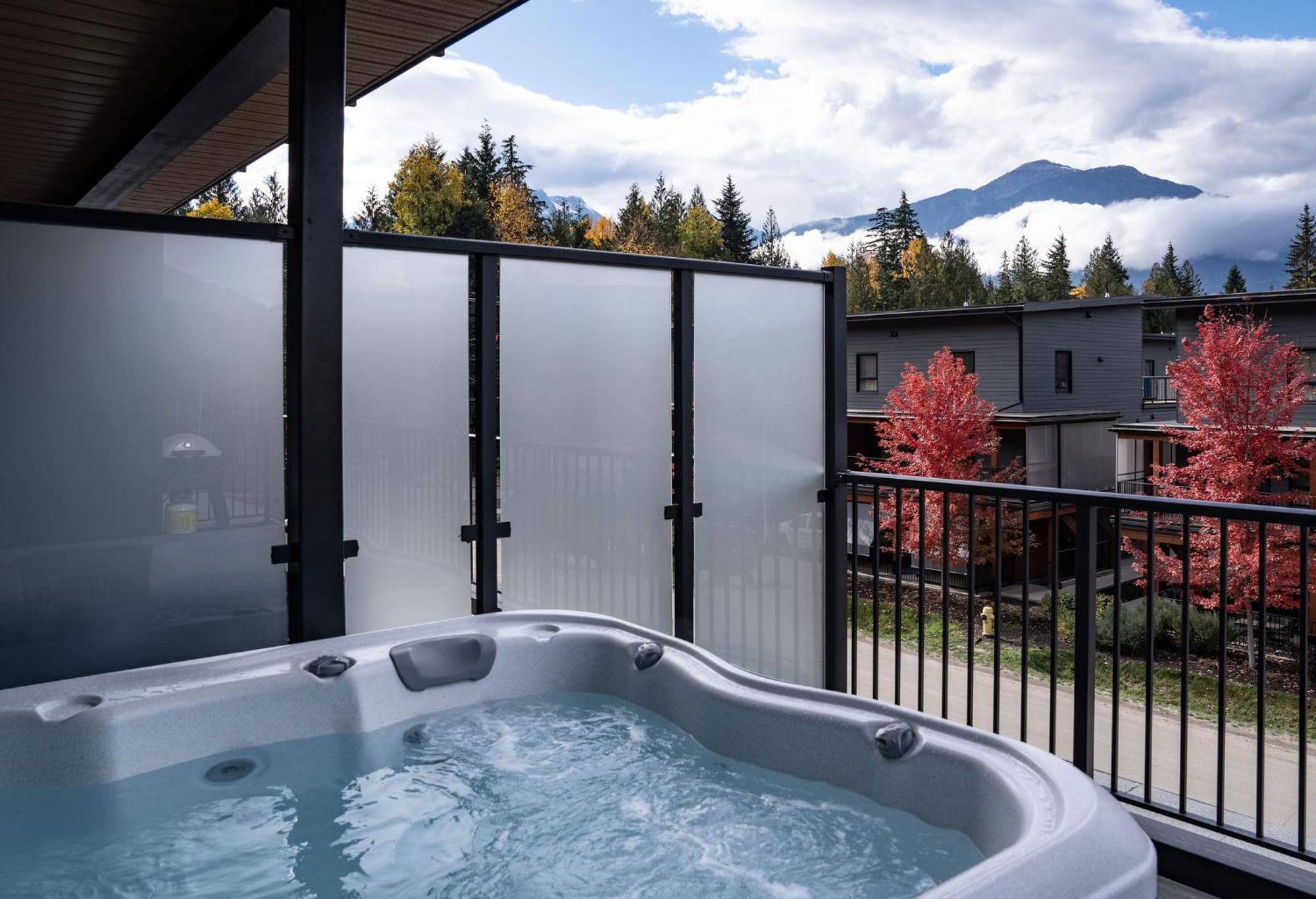 Bluebird Daze By Revelstoke Vacations Apartment Exterior photo